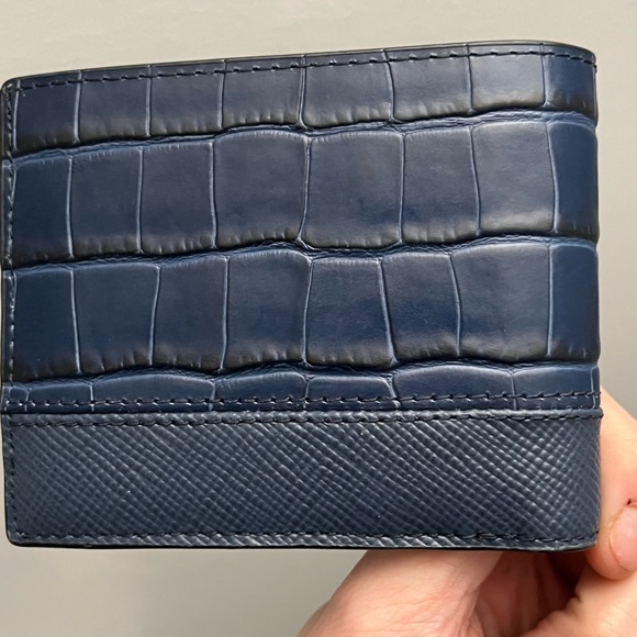 Micheal Kors bi fold wallet alligator print - Picture 2 of 4